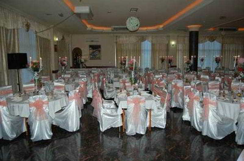 סטרוגה Hotel Diplomat מראה חיצוני תמונה