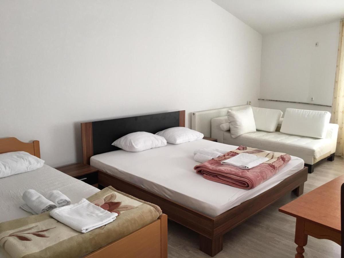 סטרוגה Hotel Diplomat מראה חיצוני תמונה