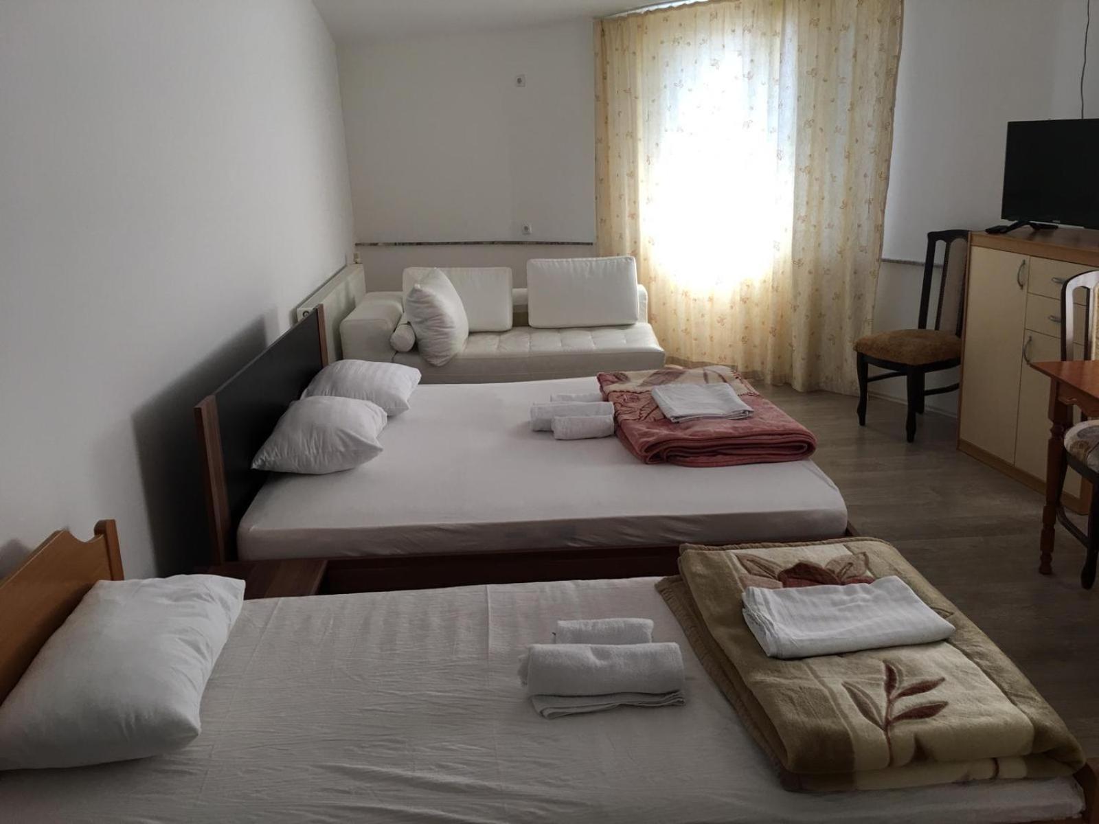 סטרוגה Hotel Diplomat מראה חיצוני תמונה