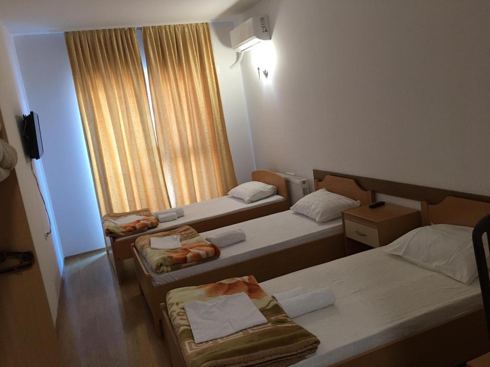 סטרוגה Hotel Diplomat מראה חיצוני תמונה