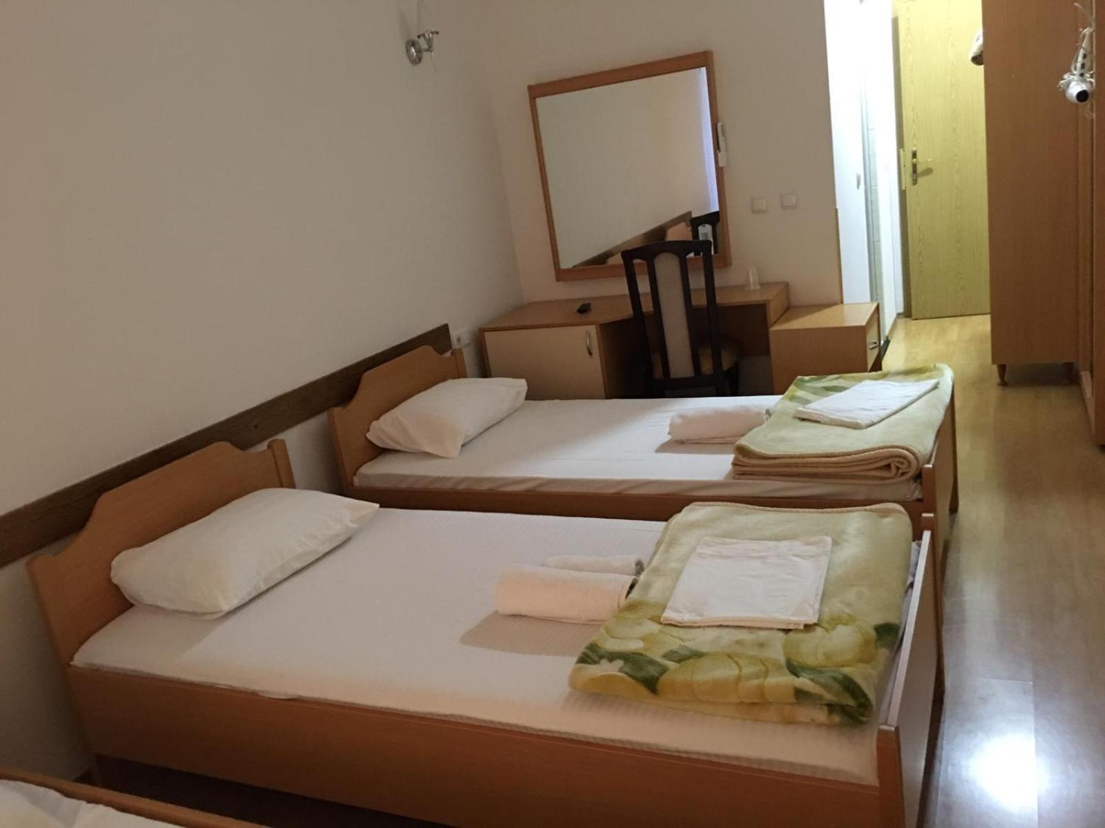 סטרוגה Hotel Diplomat מראה חיצוני תמונה