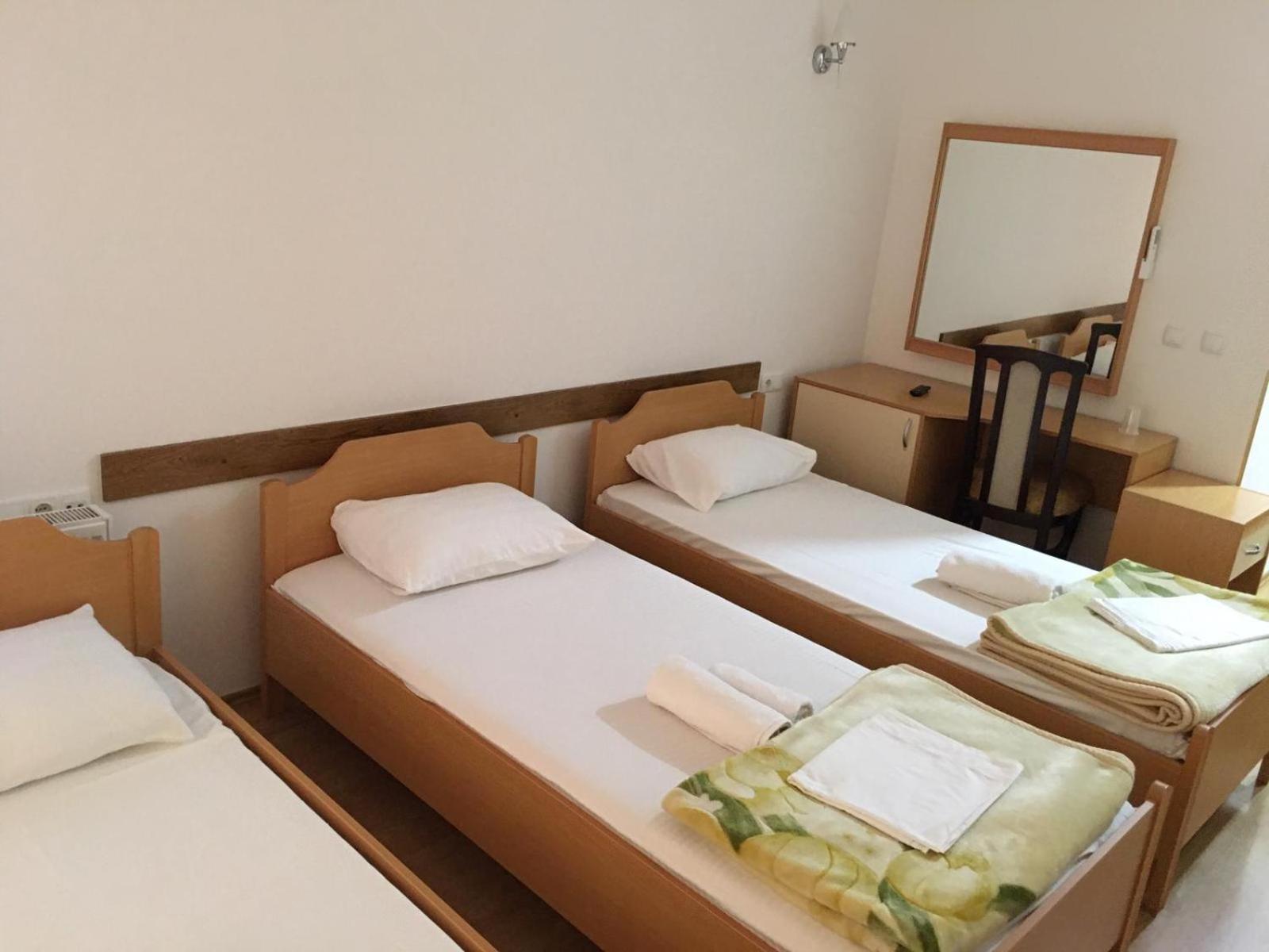 סטרוגה Hotel Diplomat מראה חיצוני תמונה