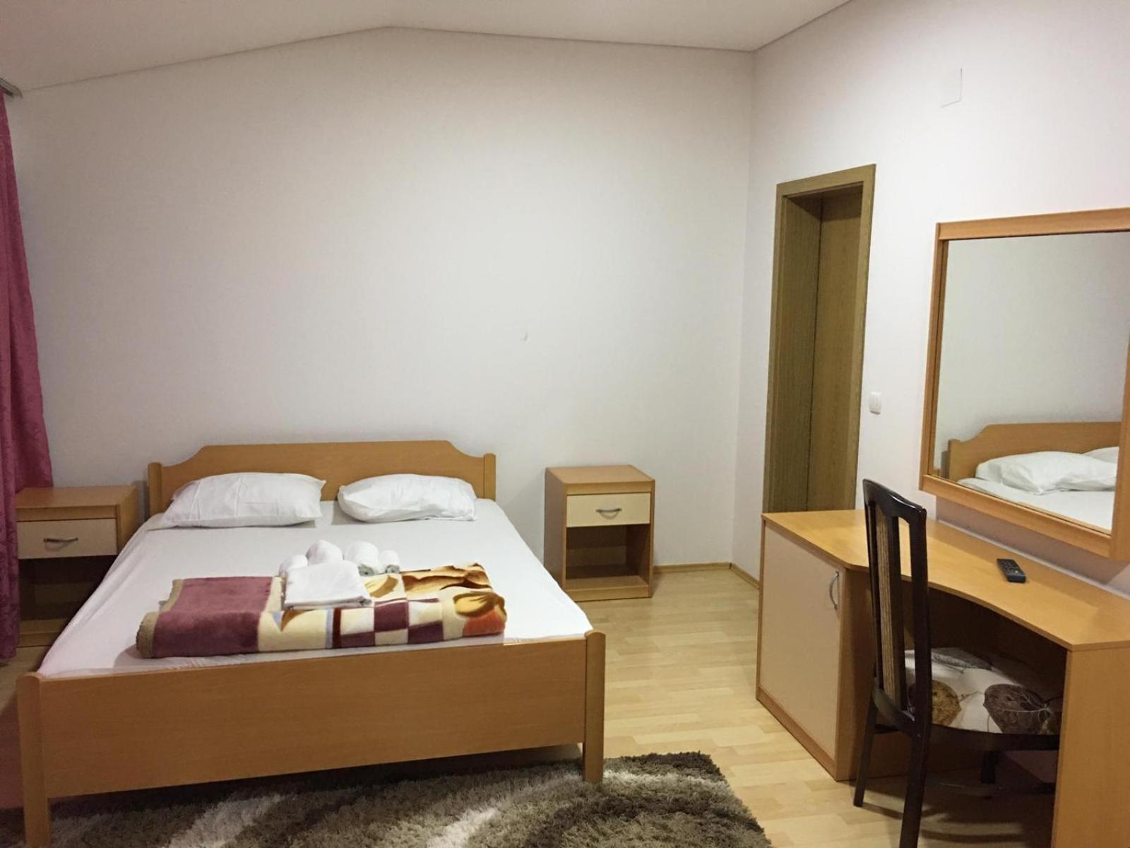 סטרוגה Hotel Diplomat מראה חיצוני תמונה